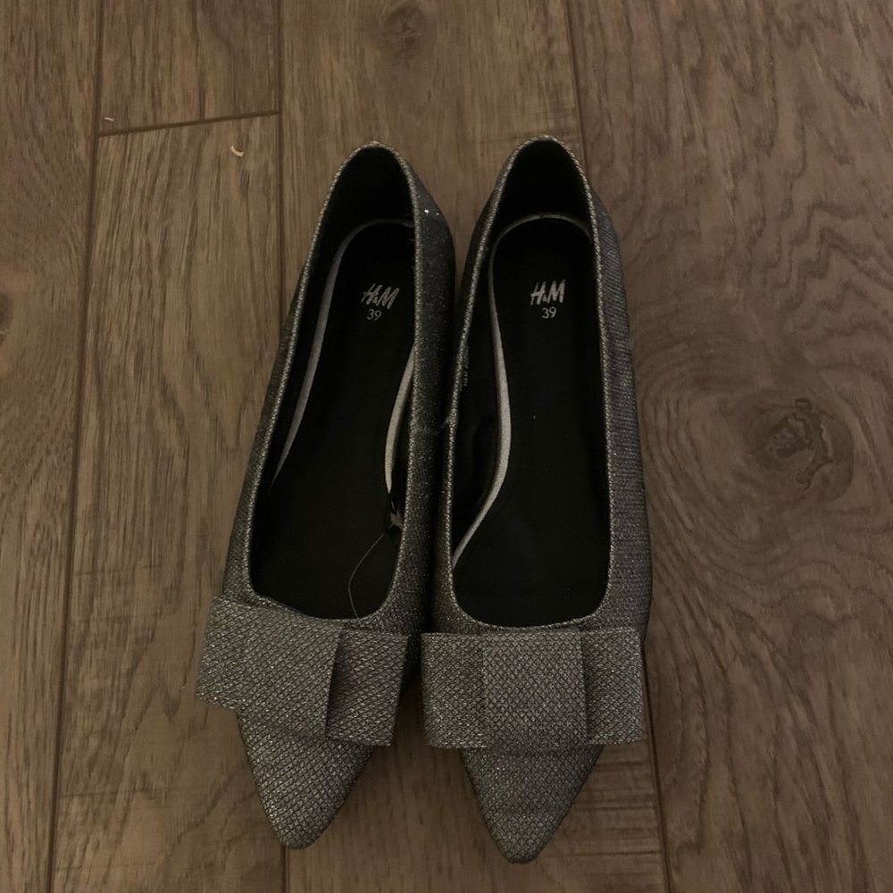 Silver glitter toe flats
